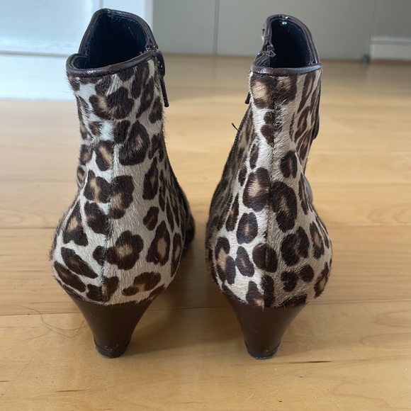 Genuine horse hair leopard print ankle boots with kitten heel - Picture 4 of 5